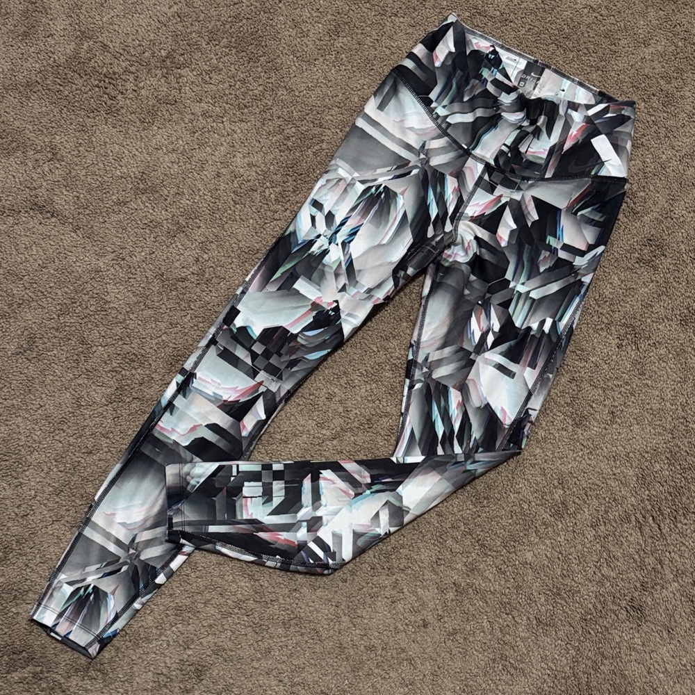 LIKE NEW Nike Legend Dri-Fit Tight-Sz M-Black/Gray/Abstract-Eco Campaign Line